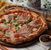 Неаполитанская пицца с Пармским окороком