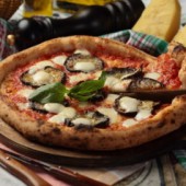 Неаполитанская пицца Пармиджано