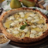 Неаполитанская пицца Груша горгонзола
