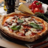 Неаполитанская пицца Четыре мяса